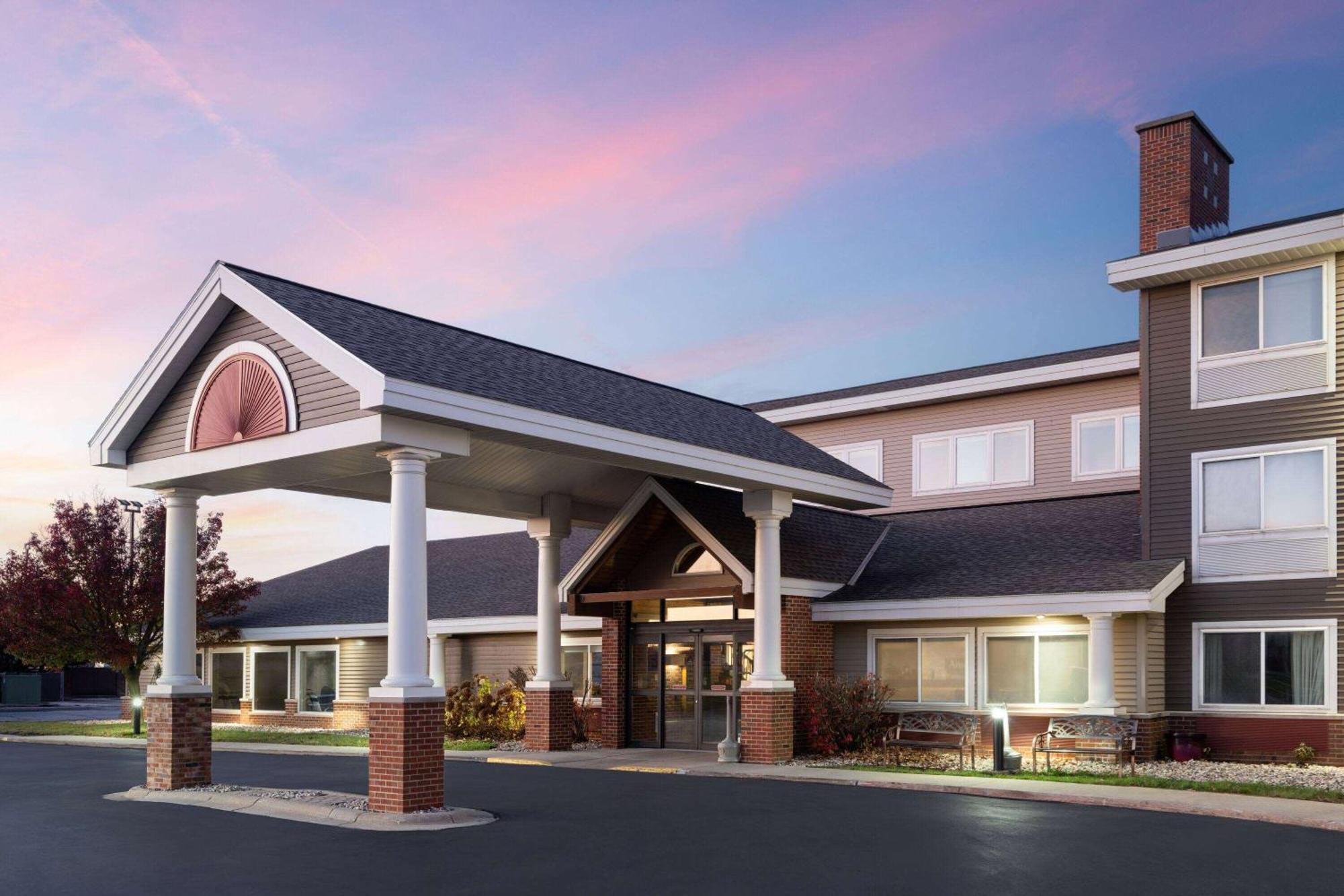 Americinn By Wyndham Beaver Dam Εξωτερικό φωτογραφία