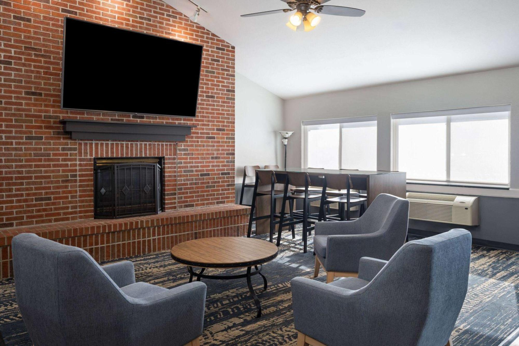 Americinn By Wyndham Beaver Dam Εξωτερικό φωτογραφία