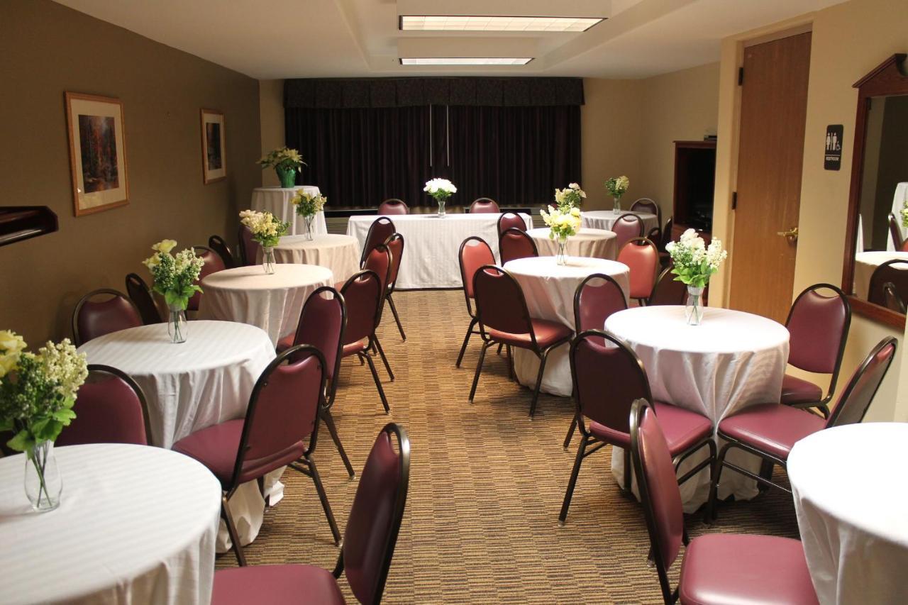 Americinn By Wyndham Beaver Dam Εξωτερικό φωτογραφία